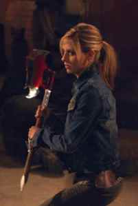 Buffy_season_7_-2-_Buffy_with_axe_x